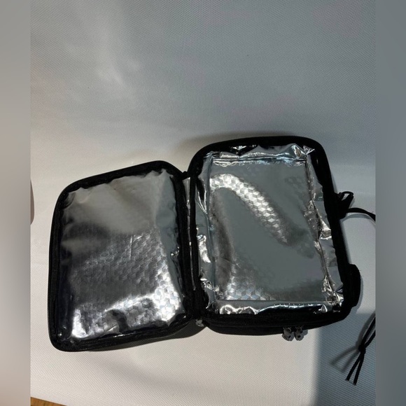 Roots insulated lunch bag - Picture 4 of 4